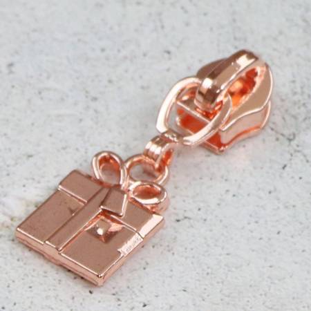 Sallie Tomato - Zipper Pulls