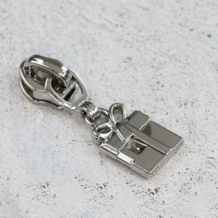 Sallie Tomato - Zipper Pulls