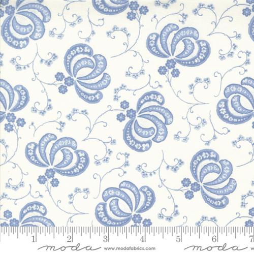 Moda - Hollyhocks and Roses