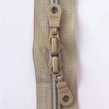 Among Brendas Quilts - Bag Zippers